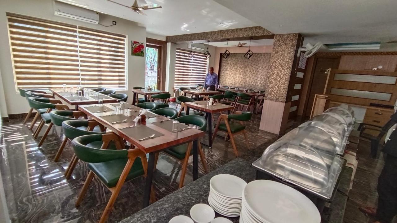 Hotel Dream Inn Ришикеш Экстерьер фото